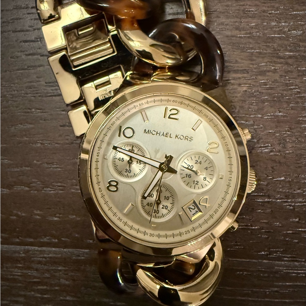 Michael Kors MK422 Women’s, Tortoise & Gold Chain Watch - Picture 2 of 6